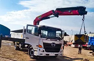 alquiler de camiones con grua